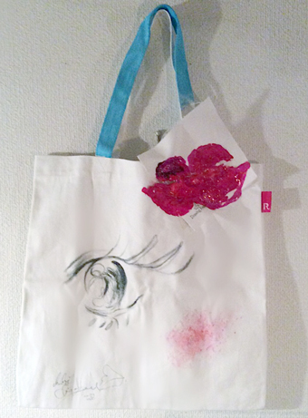 kiss by Roo, kiss by Tote