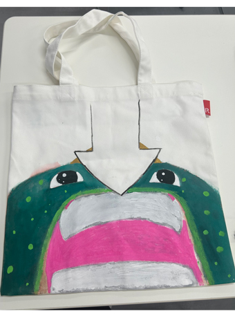 トートバッグに潜む怪獣